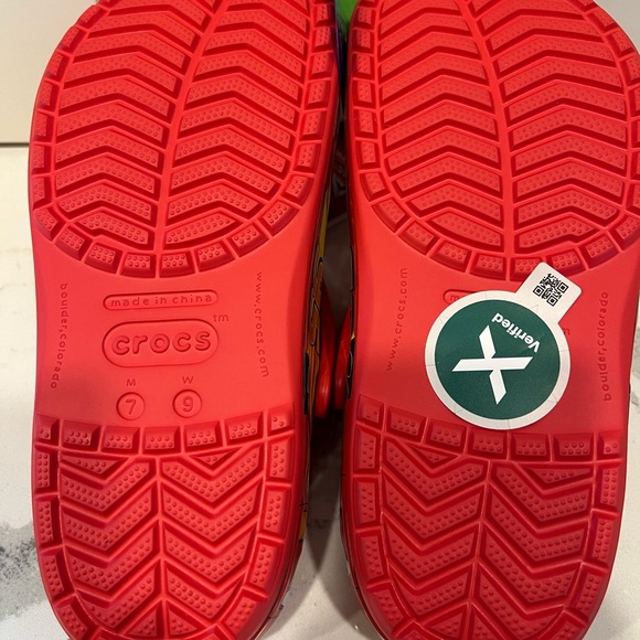 Lightning McQueen CROCS - Picture 5 of 7